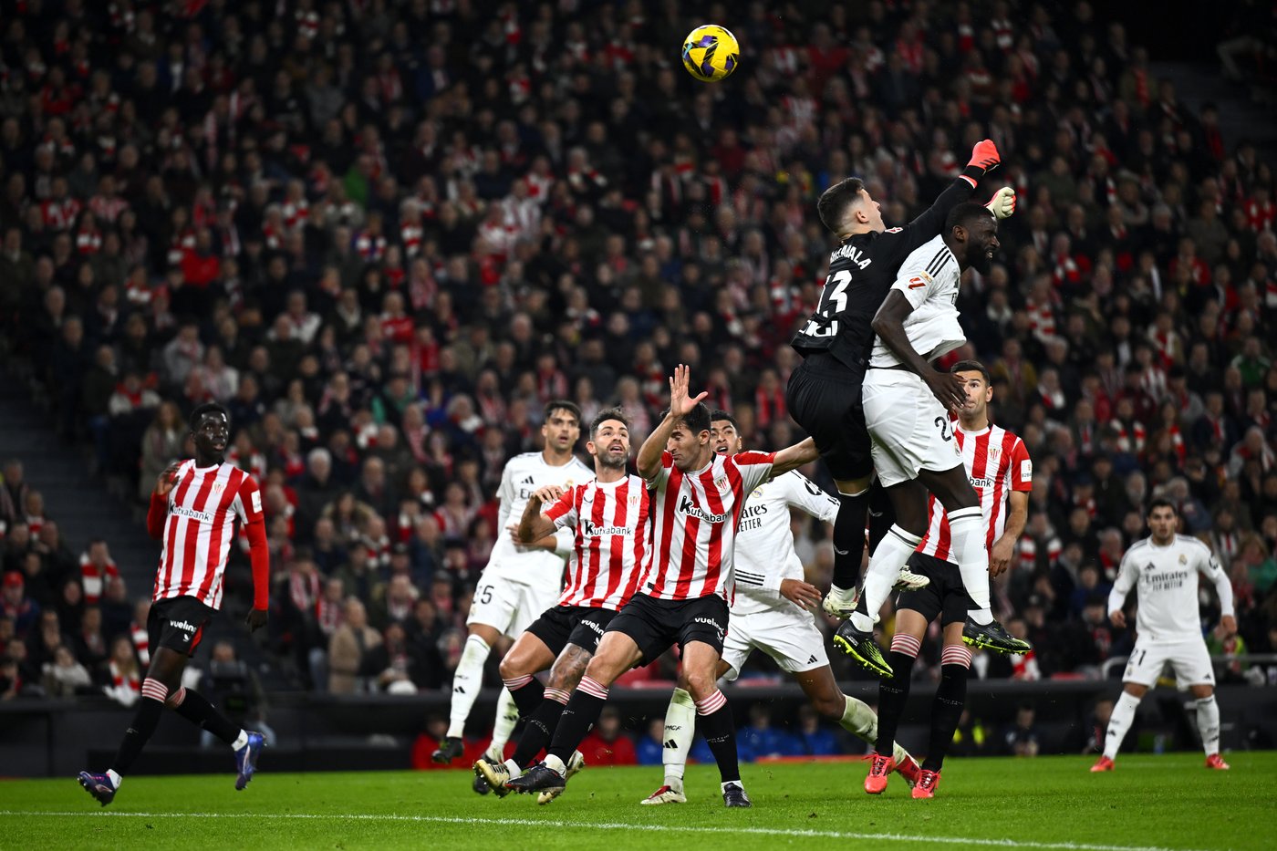 Mbappé enduring 'difficult moment' as he misses another penalty kick and Madrid loses to Athletic | iNFOnews.ca