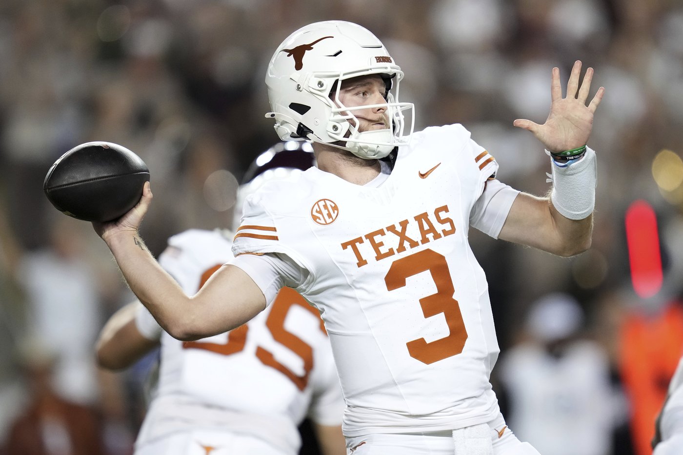 Wisner has career day as No. 3 Texas advances to SEC title game with 17-7 win over No. 20 Texas A&M | iNFOnews.ca Wisner has career day as No. 3 Texas advances to SEC title game with 17-7 win over No. 20 Texas A&M | iNFOnews.ca