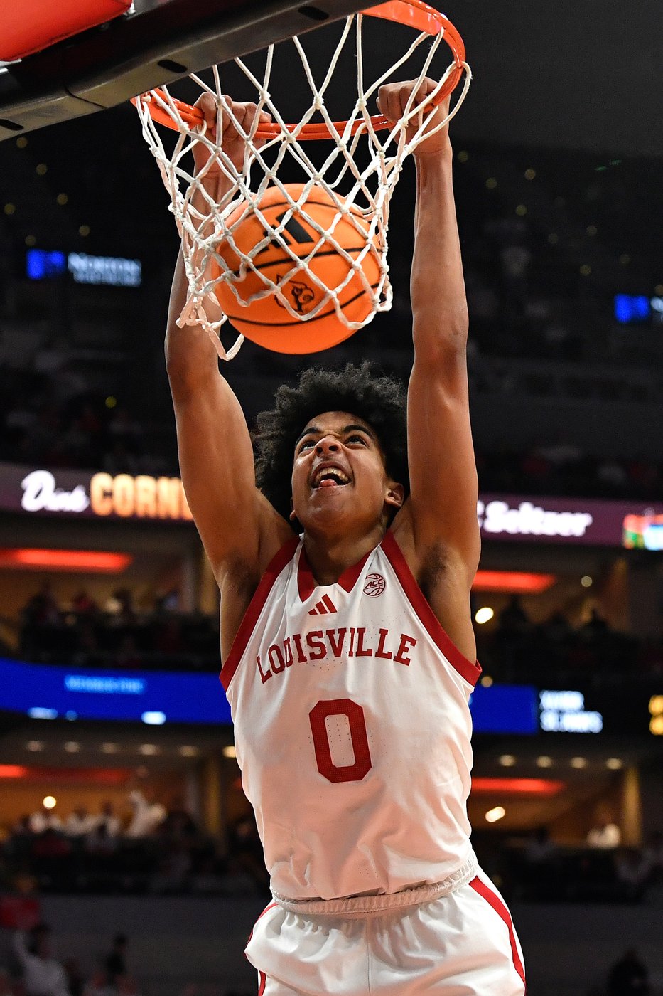 Brown scores 45, sets ACC frosh single-game scoring mark, ties Unseld's record for No. 24 Cardinals | iNFOnews.ca Brown scores 45, sets ACC frosh single-game scoring mark, ties Unseld's record for No. 24 Cardinals | iNFOnews.ca