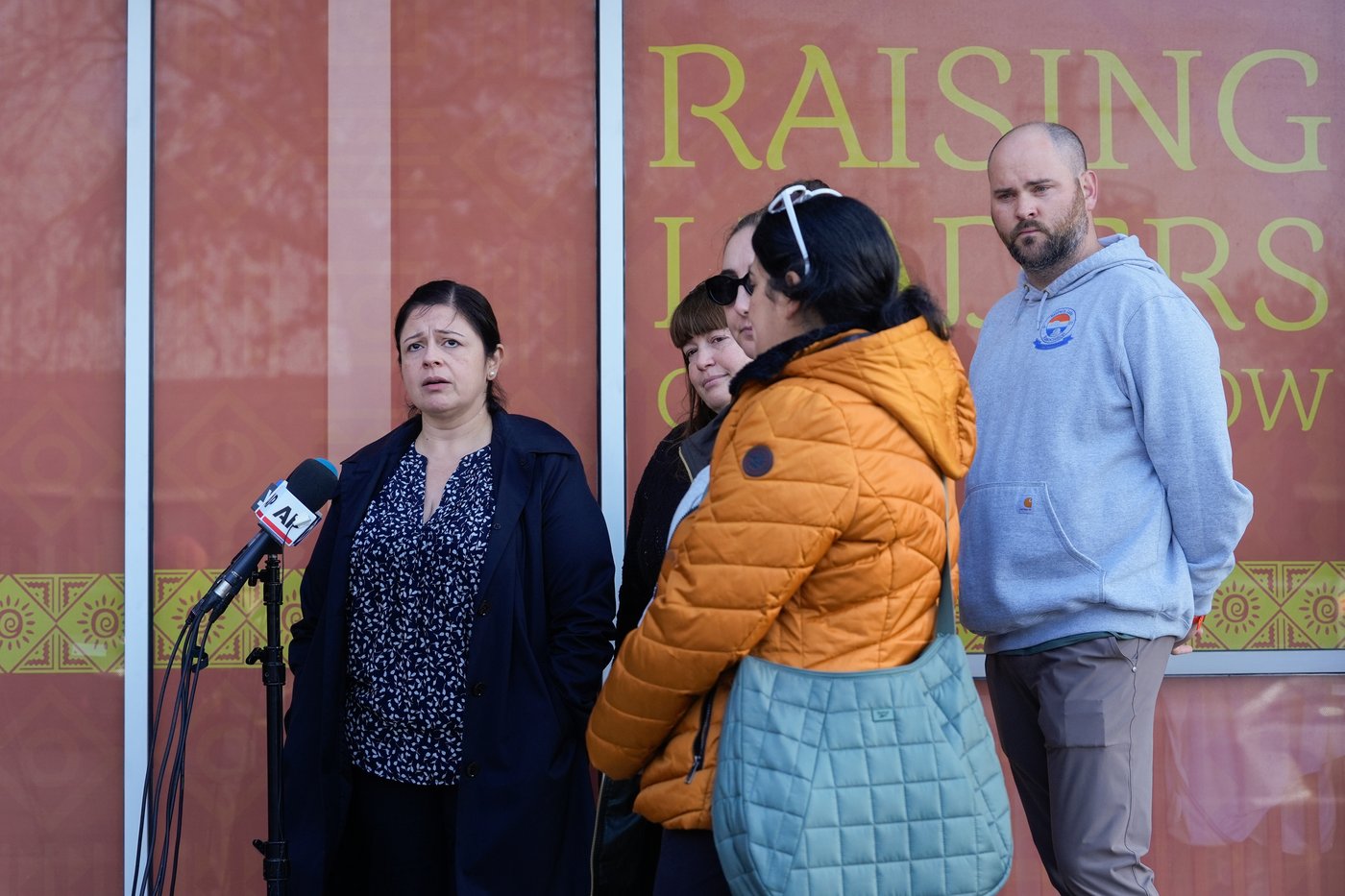 Chicago day care worker detained by immigration agents at drop-off time for children | iNFOnews.ca Chicago day care worker detained by immigration agents at drop-off time for children | iNFOnews.ca