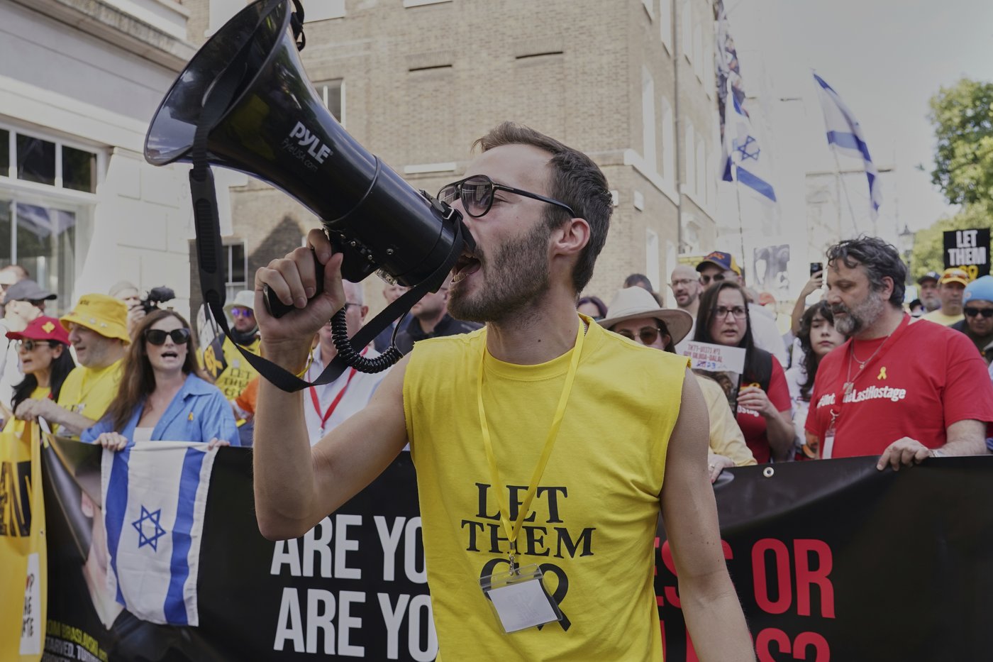 UK police say more than 500 people arrested in pro-Palestinian events over weekend | iNFOnews.ca