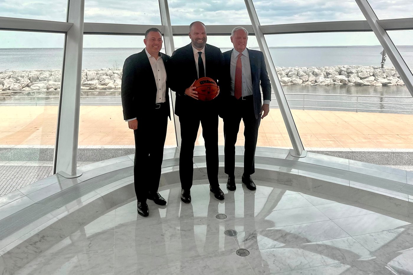 Bucks co-owner Jimmy Haslam wants Giannis Antetokounmpo's future settled before the NBA draft | iNFOnews.ca