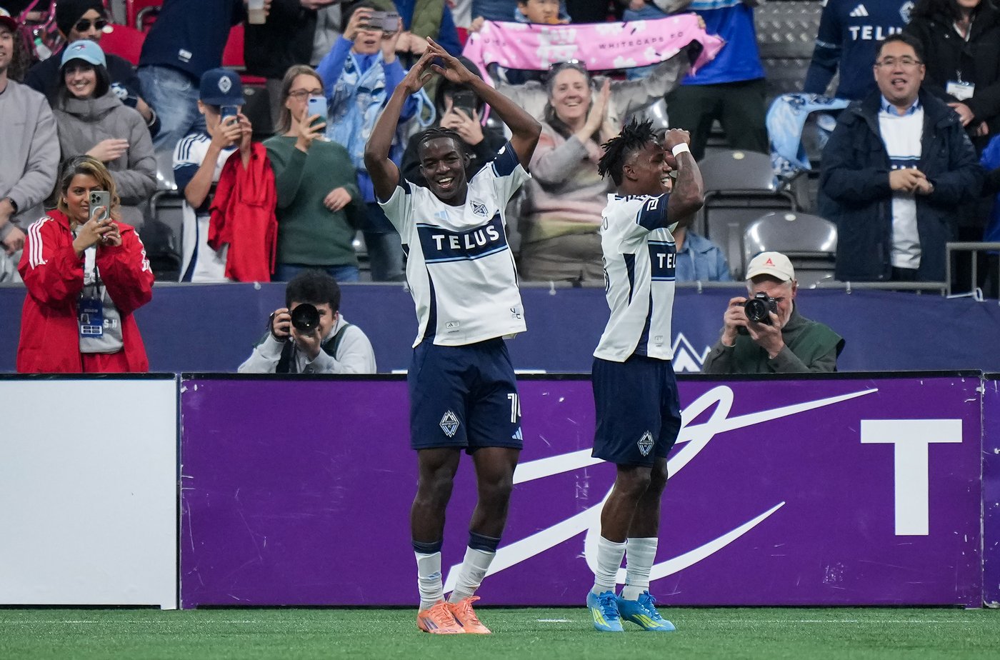Sabbi scores, Vancouver Whitecaps blank Sporting Kansas City 3-0 | iNFOnews.ca