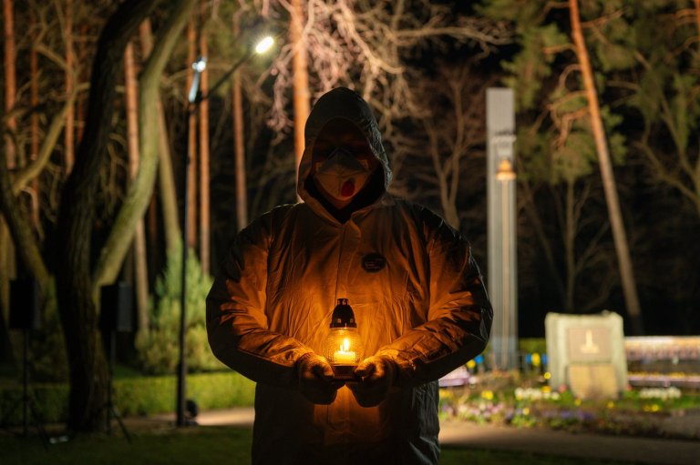Despite Russia’s war, one Ukrainian city still gathers for midnight Chernobyl vigil | iNFOnews.ca