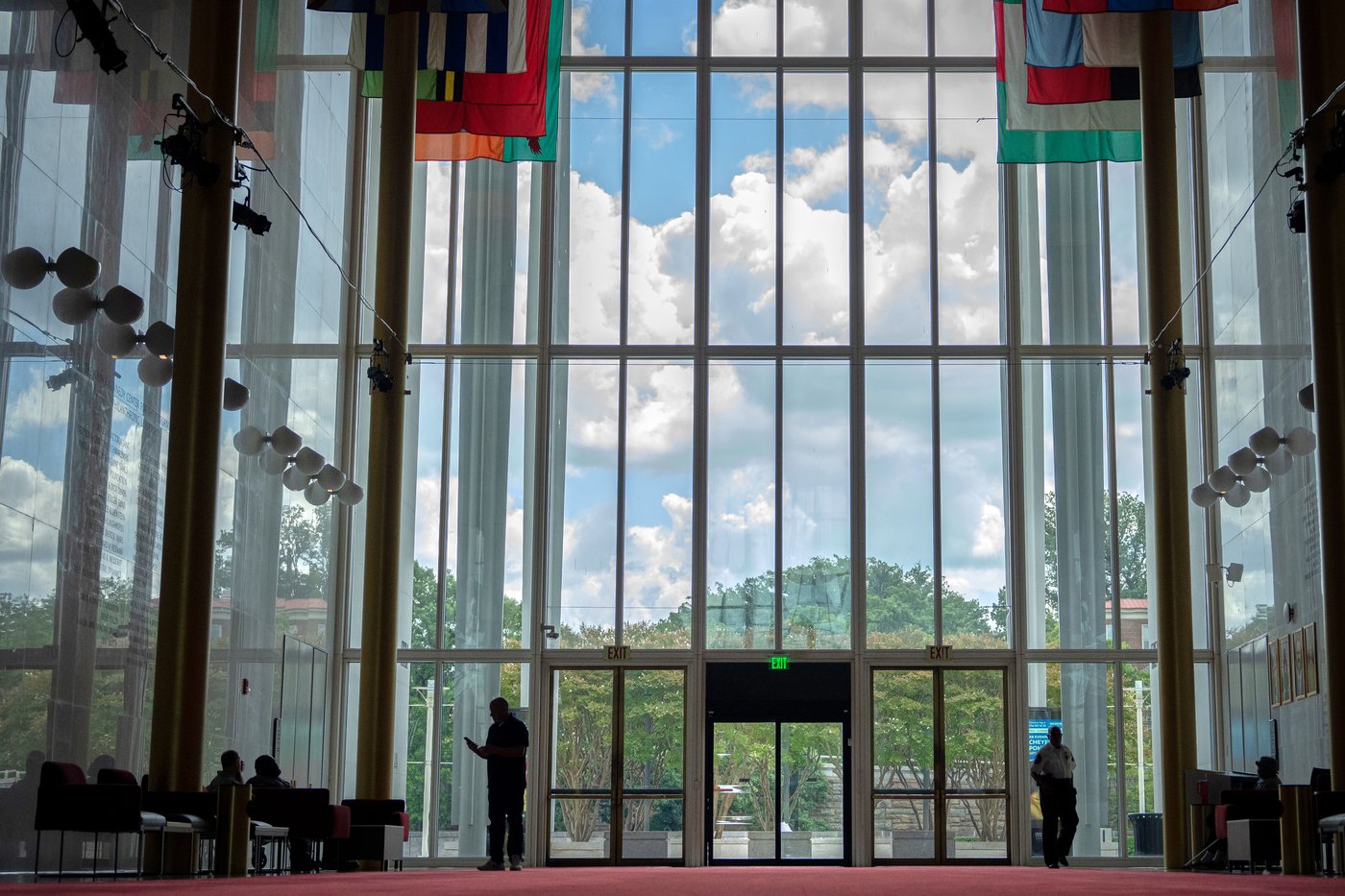 Kennedy Center votes to restore Trump's name and close for 2 years, challenging a judge's order | iNFOnews.ca Kennedy Center votes to restore Trump's name and close for 2 years, challenging a judge's order | iNFOnews.ca