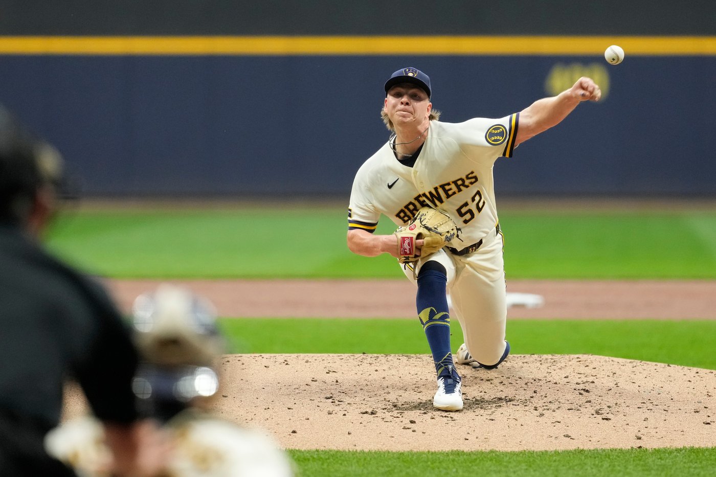 Harrison Ks the final 8 batters he faces, the Brewers beat the Pirates 4-2 | iNFOnews.ca