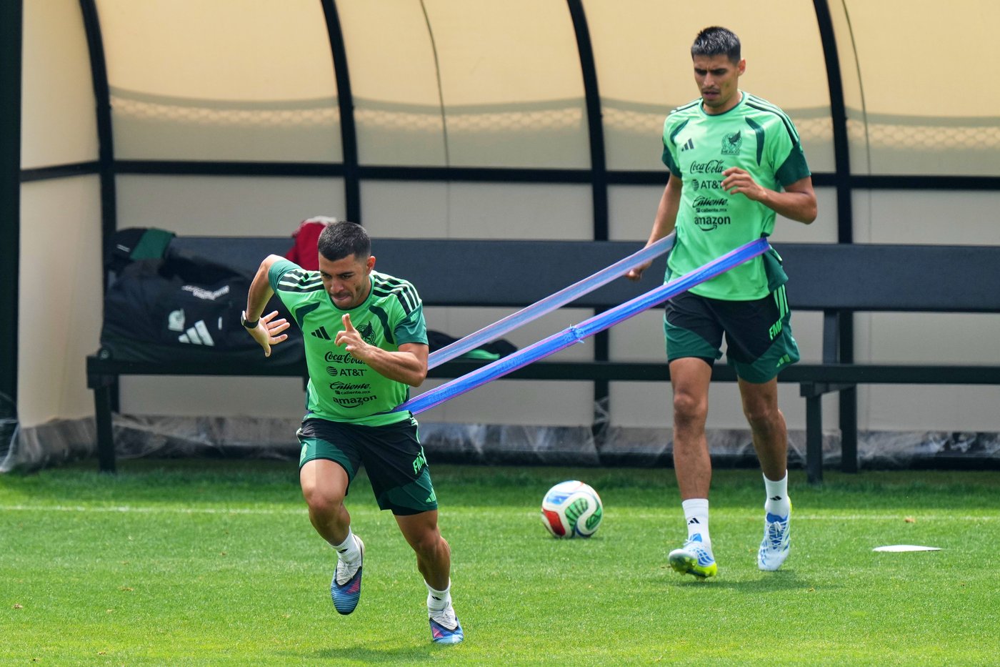Ochoa's energy is rubbing off on Mexico teammates as goalkeeper eyes a sixth World Cup at 40 | iNFOnews.ca