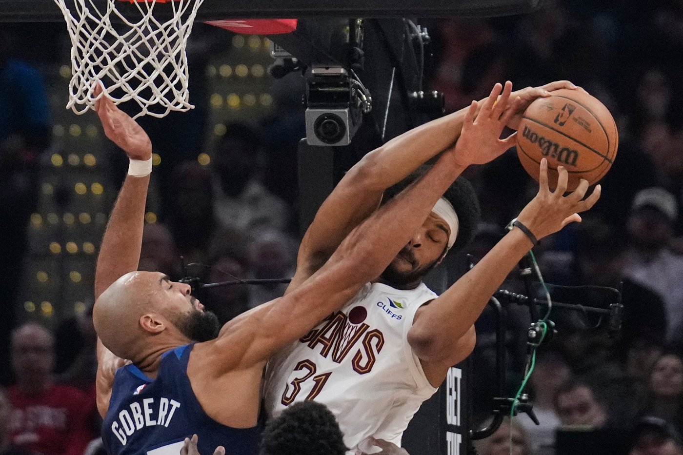 Donovan Mitchell scores 28 points as Cavaliers beat Timberwolves 146-134 | iNFOnews.ca