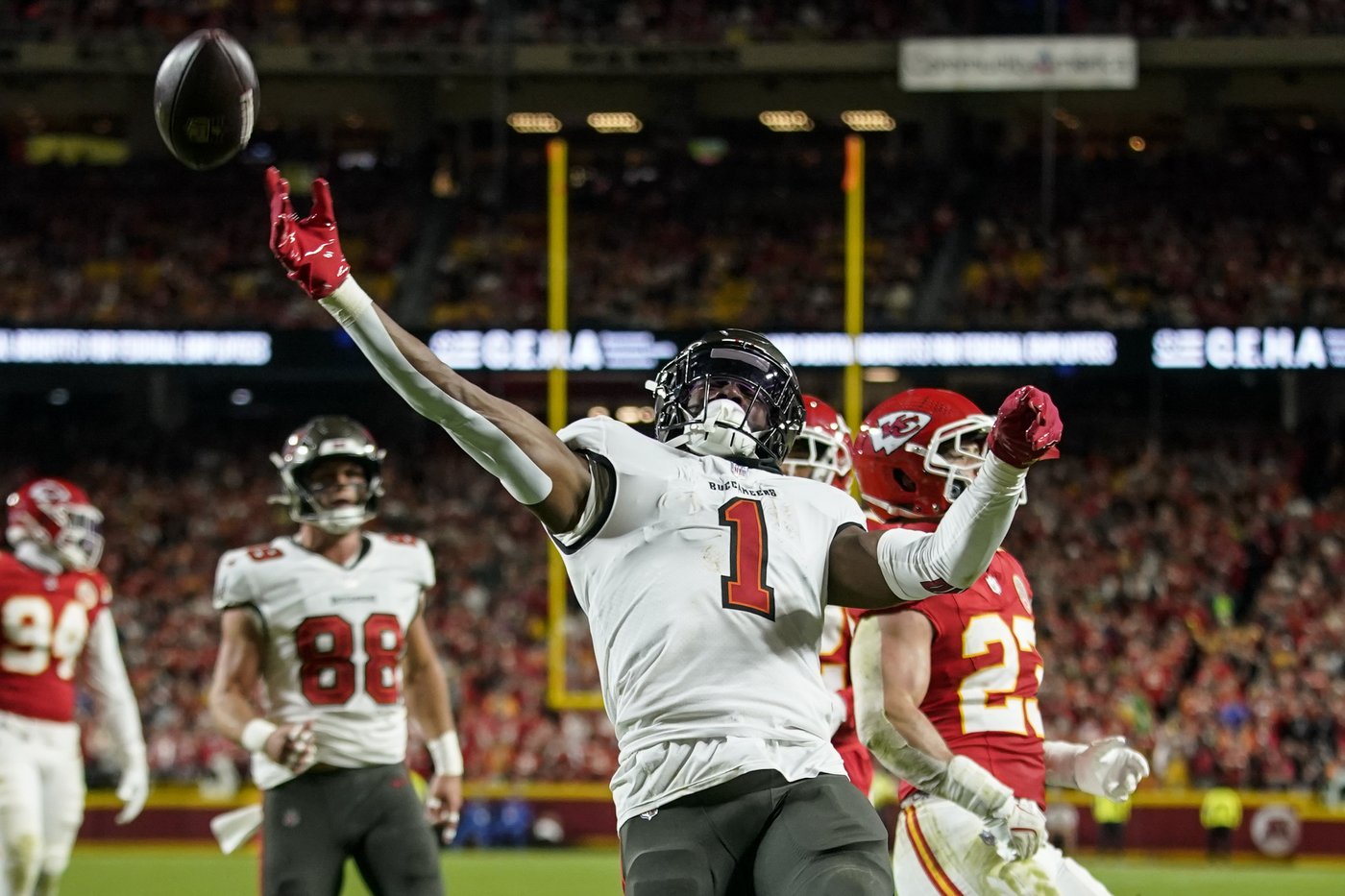 Bucs running back Rachaad White finally gets to step foot in Arrowhead Stadium - and its end zone | iNFOnews.ca Bucs running back Rachaad White finally gets to step foot in Arrowhead Stadium - and its end zone | iNFOnews.ca