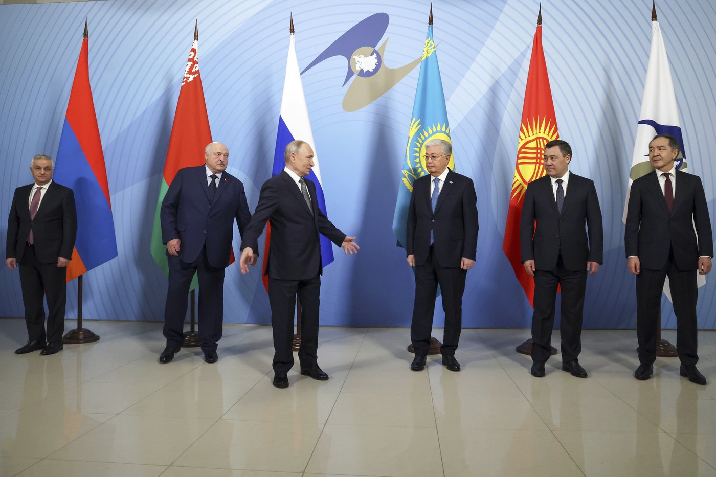 An altercation erupts at a high-level meeting of a Russia-dominated economic union | iNFOnews.ca