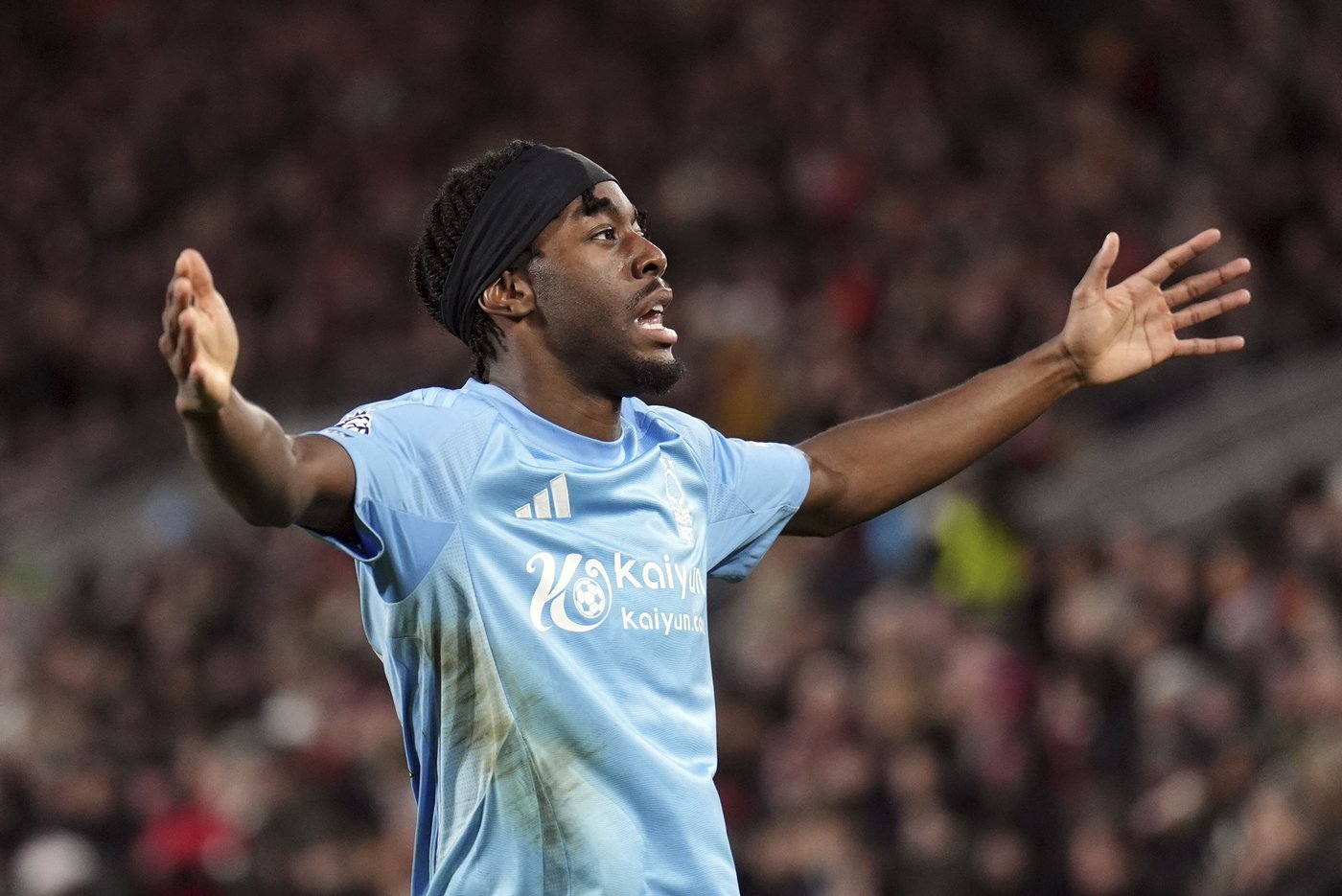 Man City crisis deepens after another loss, Arsenal closes gap on Liverpool | iNFOnews.ca