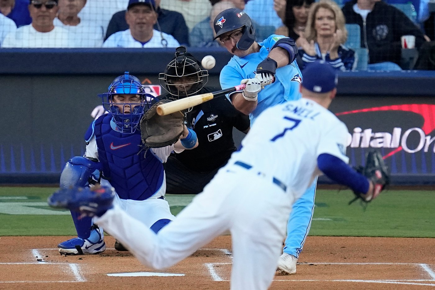Blue Jays hit first leadoff back-to-back homers in World Series history - on 3 pitches | iNFOnews.ca Blue Jays hit first leadoff back-to-back homers in World Series history - on 3 pitches | iNFOnews.ca