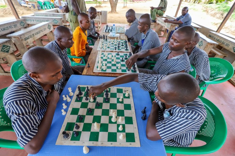 Kenyan prisoners play chess for fun behind bars and to help with rehabilitation | iNFOnews.ca