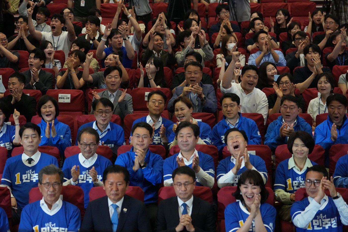 South Korea's ruling party wins most races in local elections but loses the crucial Seoul contest | iNFOnews.ca