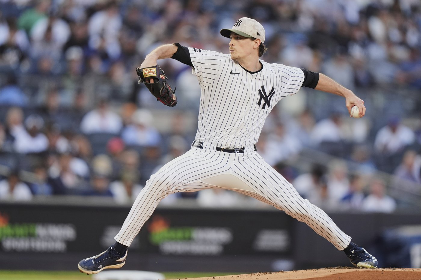 Bellinger powers Yankees past Mets 8-2 with grand slam and 6 RBIs | iNFOnews.ca