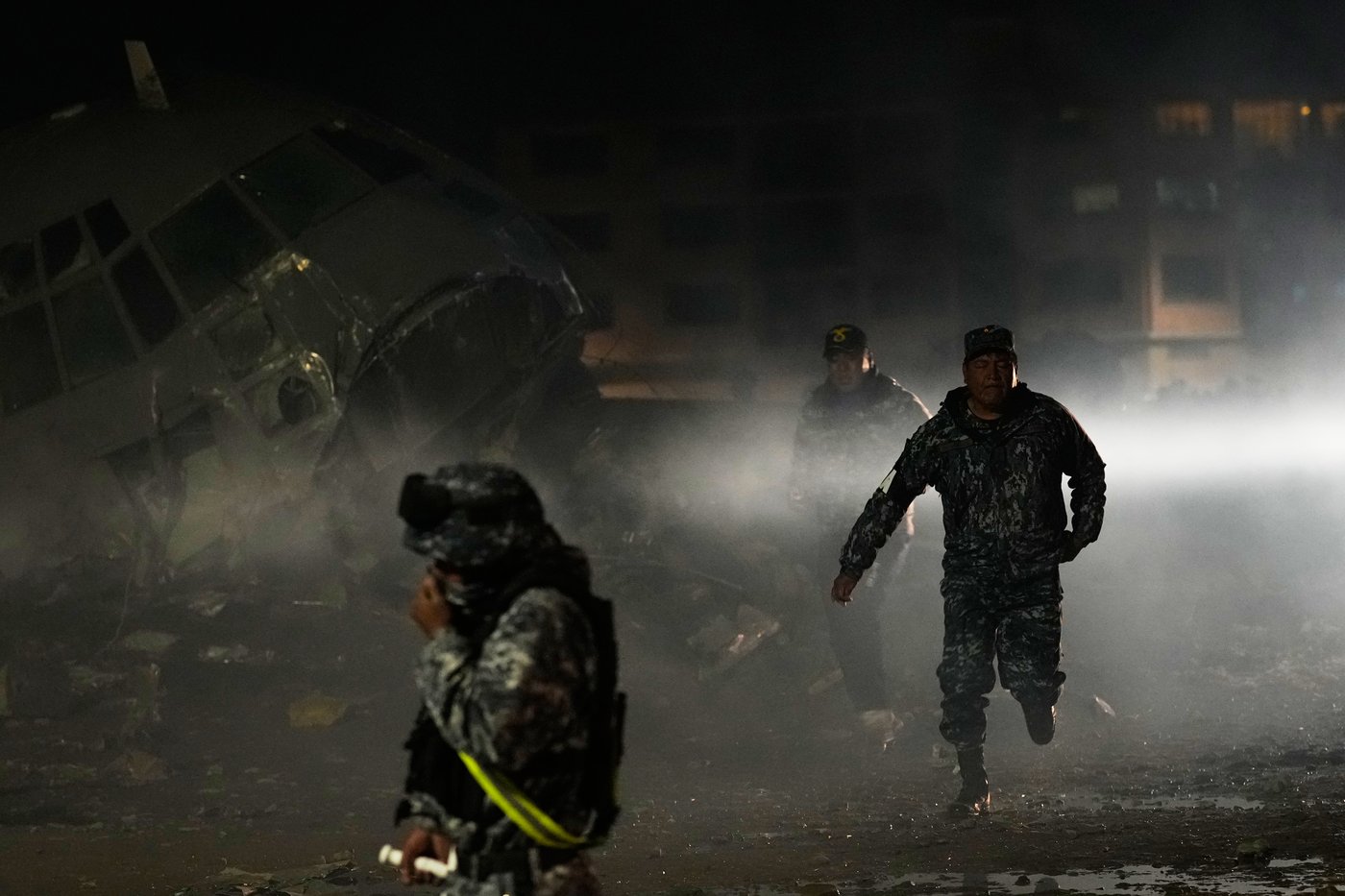 Cargo plane carrying money crashes near Bolivia's capital, killing at least 15 people, official says | iNFOnews.ca Cargo plane carrying money crashes near Bolivia's capital, killing at least 15 people, official says | iNFOnews.ca