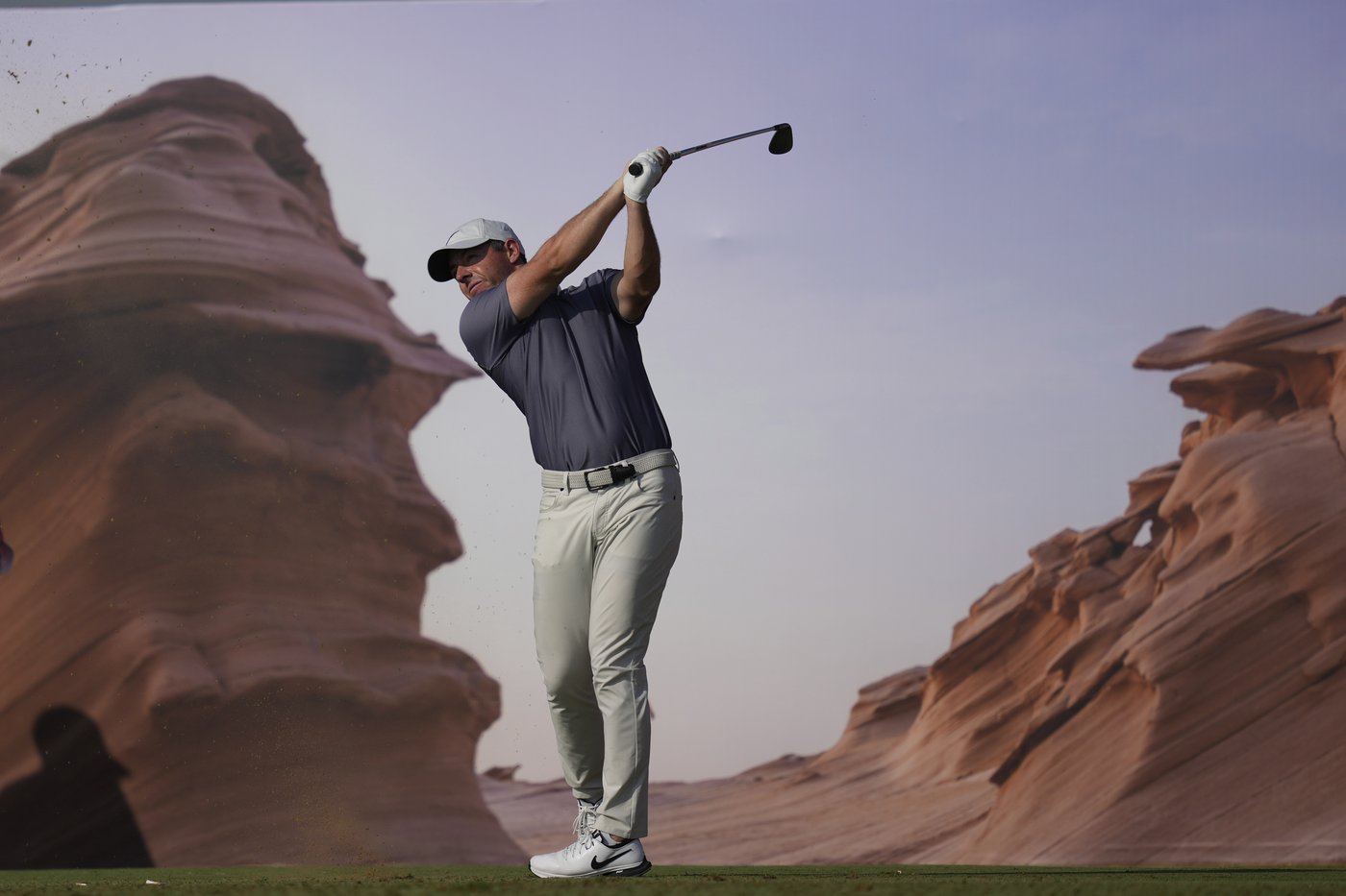 Paul Waring shoots 61 in Abu Dhabi to set 36-hole record on European tour with 19-under par | iNFOnews.ca