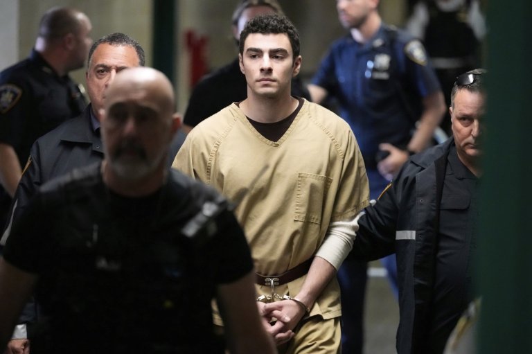 Luigi Mangione's lawyers seek dismissal of federal charges in assassination of UnitedHealthcare CEO | iNFOnews.ca