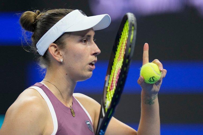 Swiatek defeats Frech 6-2, 6-1 to reach the final 16 at the WTA's Wuhan Open | iNFOnews.ca
