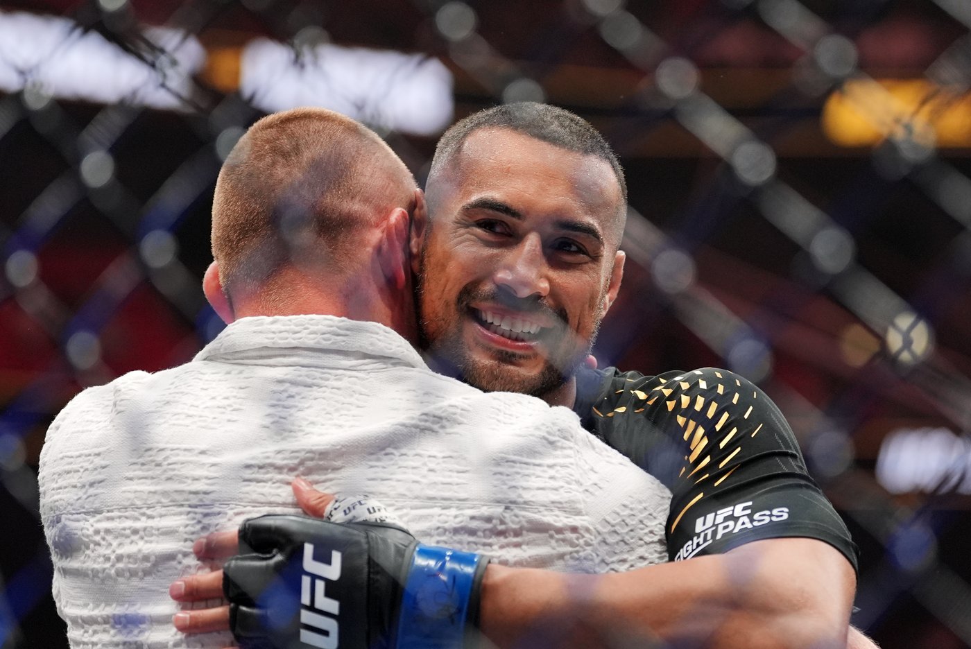 Report: Newly crowned UFC champ Carlos Ulberg says he lost title belt while celebrating the win | iNFOnews.ca