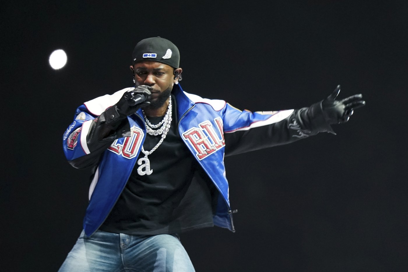 Kendrick Lamar a performé au spectacle de la mi-temps du Super Bowl | iNFOnews.ca
