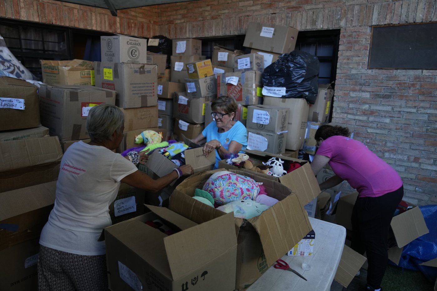 This hospital in Venezuela restores discarded toys for another round of love | iNFOnews.ca