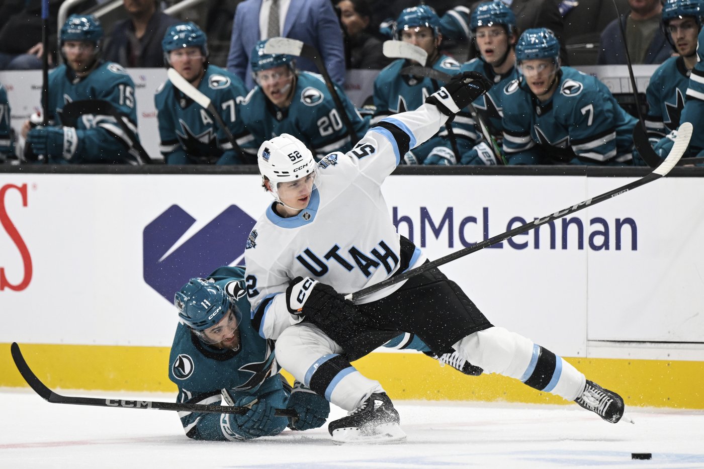 Keller scores power-play goal in the final minute to lift Utah past the Sharks, 4-3 | iNFOnews.ca