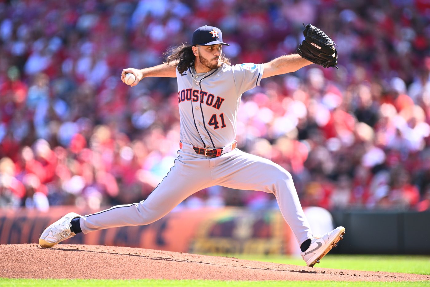 Chase Burns' strong start and a big fifth inning help Reds snap 8-game skid with 3-1 win over Astros | iNFOnews.ca