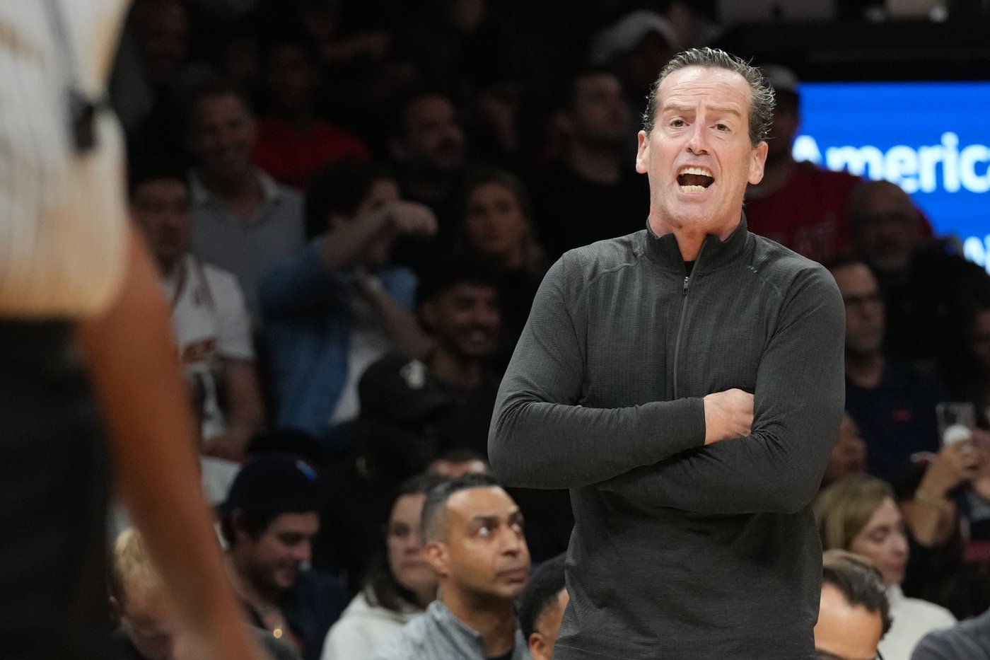 Andrew Wiggins' alley-oop dunk at OT buzzer gives Heat a 140-138 win over the Cavaliers | iNFOnews.ca Andrew Wiggins' alley-oop dunk at OT buzzer gives Heat a 140-138 win over the Cavaliers | iNFOnews.ca