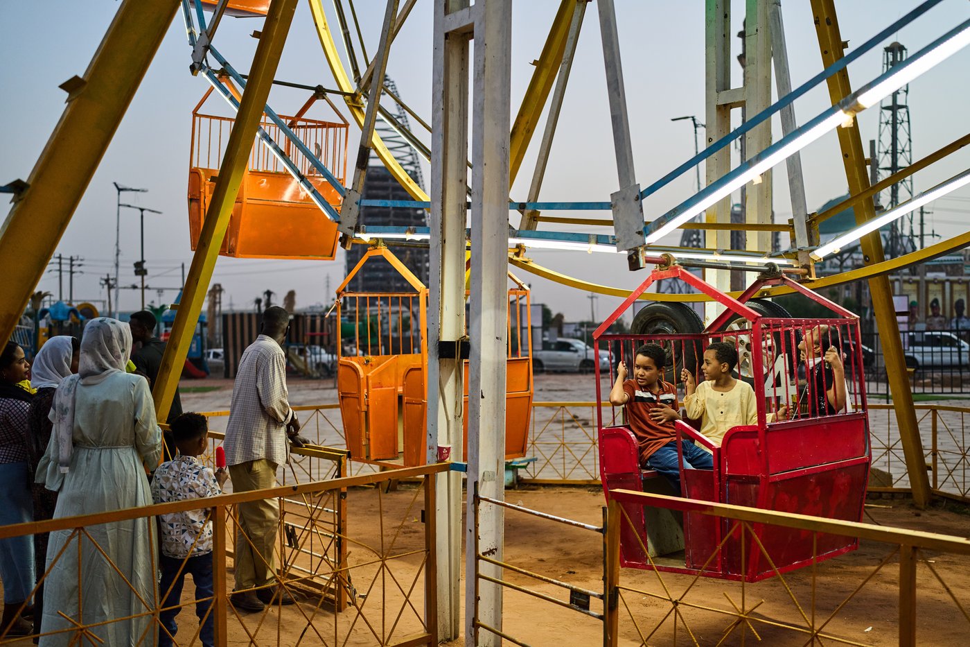Photos of daily life in Sudan as war enters its fourth year | iNFOnews.ca