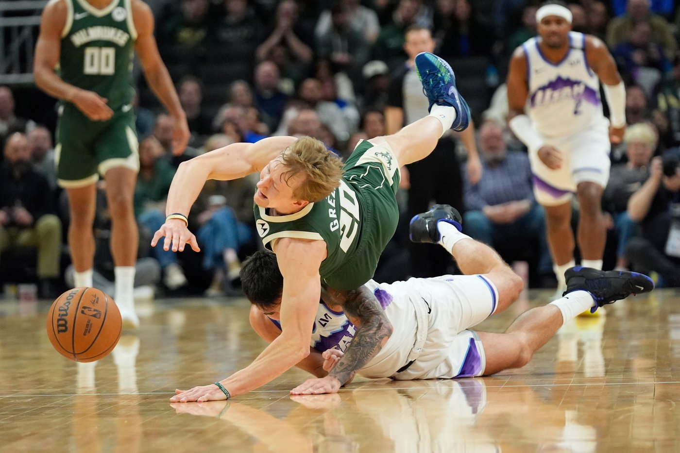 Antetokounmpo scores 27 as Bucks beat Jazz 113-99 to snap four-game skid | iNFOnews.ca Antetokounmpo scores 27 as Bucks beat Jazz 113-99 to snap four-game skid | iNFOnews.ca
