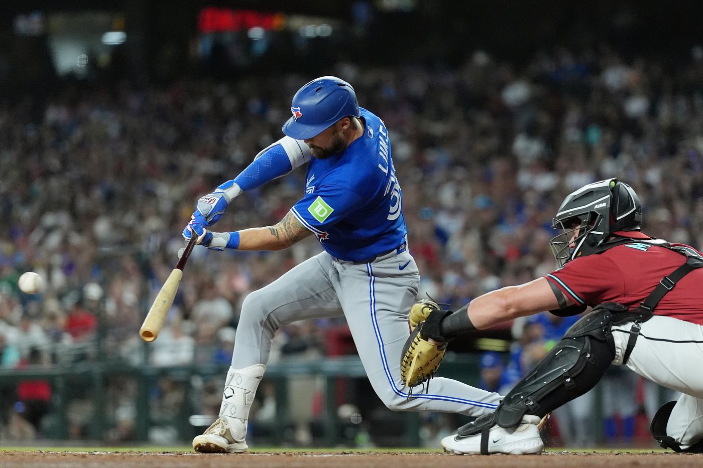 Blue Jays OF Nathan Lukes leaves Friday's game in the 1st inning because of a sore left hamstring | iNFOnews.ca Blue Jays OF Nathan Lukes leaves Friday's game in the 1st inning because of a sore left hamstring | iNFOnews.ca