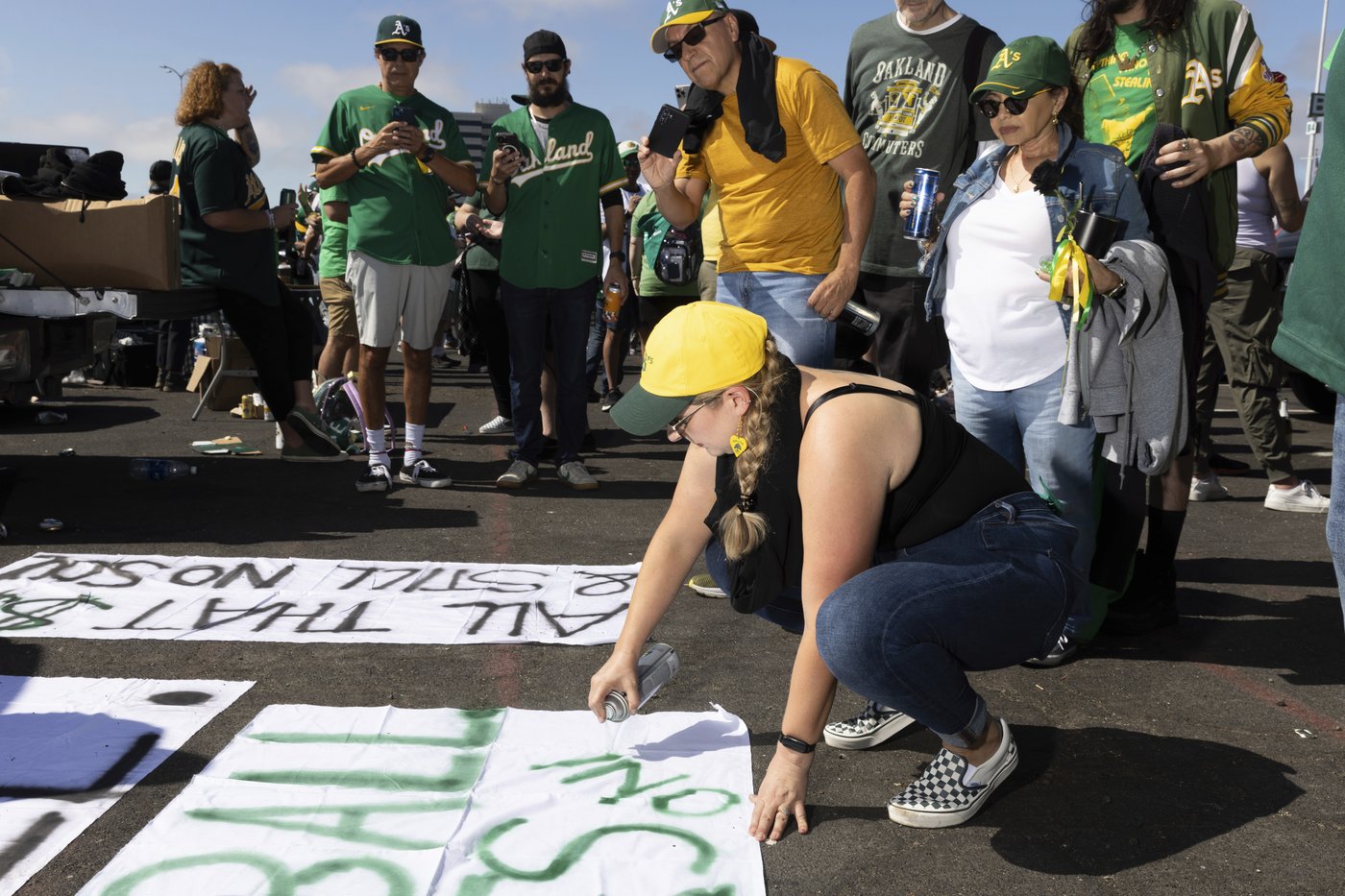 Athletics bid emotional farewell to Oakland Coliseum that they called home since 1968 | iNFOnews.ca