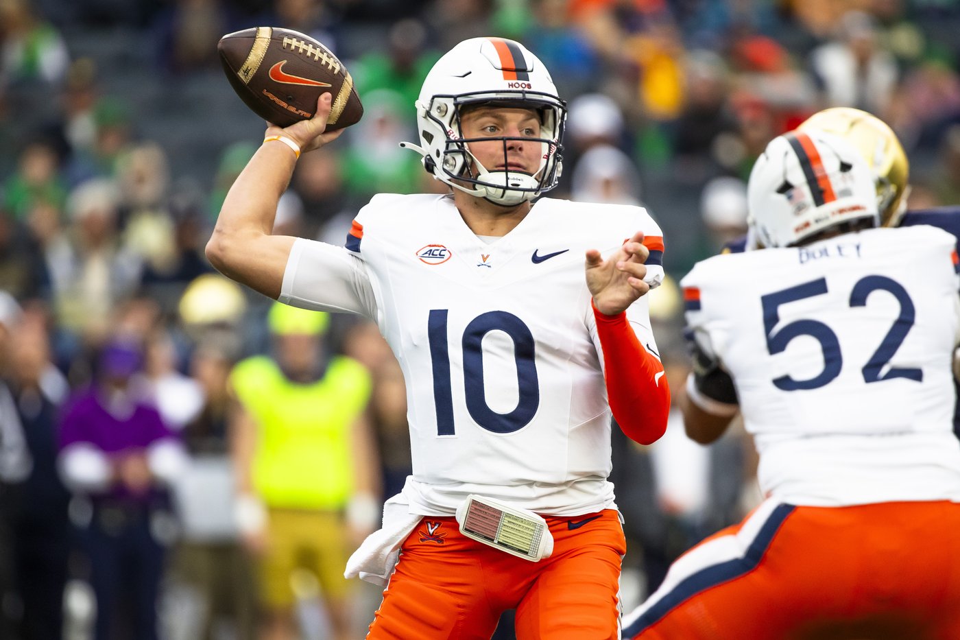 Leonard passes for 3 TDs and No. 8 Notre Dame forces 5 turnovers in a 35-14 win over Virginia | iNFOnews.ca