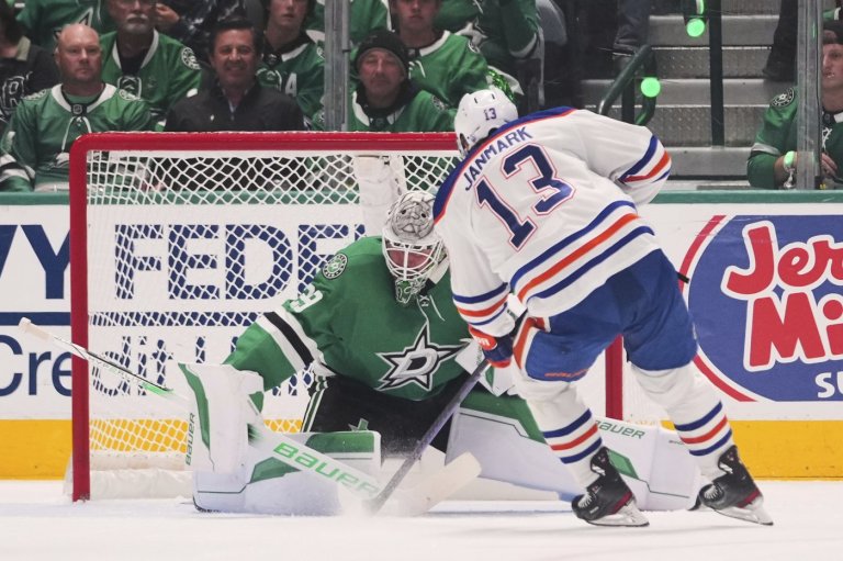Stars goalie Oettinger hopes to laugh about how last season ended. Former coach DeBoer has 1 regret | iNFOnews.ca