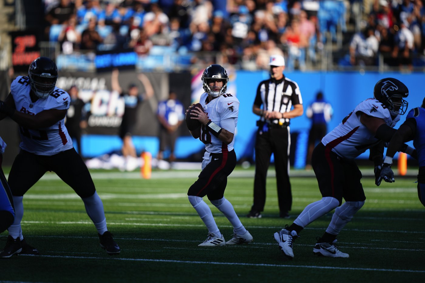 Bijan Robinson scores 2 TDs. Falcons beat Panthers 38-20 for 3rd straight victory vs. NFC South foe | iNFOnews.ca