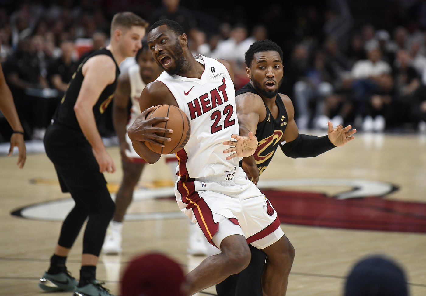 Cavs win by 55 points to sweep Heat and finish off most lopsided series in NBA playoff history | iNFOnews.ca