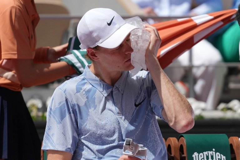 Sinner appears to be struggling with the heat in French Open second round | iNFOnews.ca