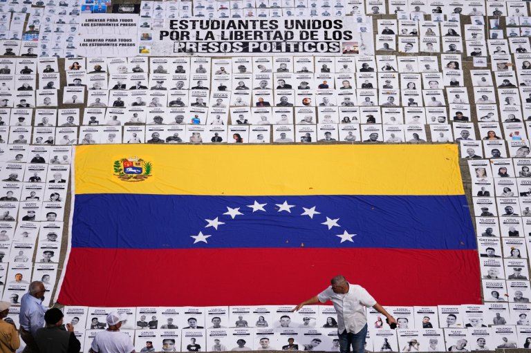 Hundreds more Venezuelans come forward to register relatives as 'political prisoners' | iNFOnews.ca