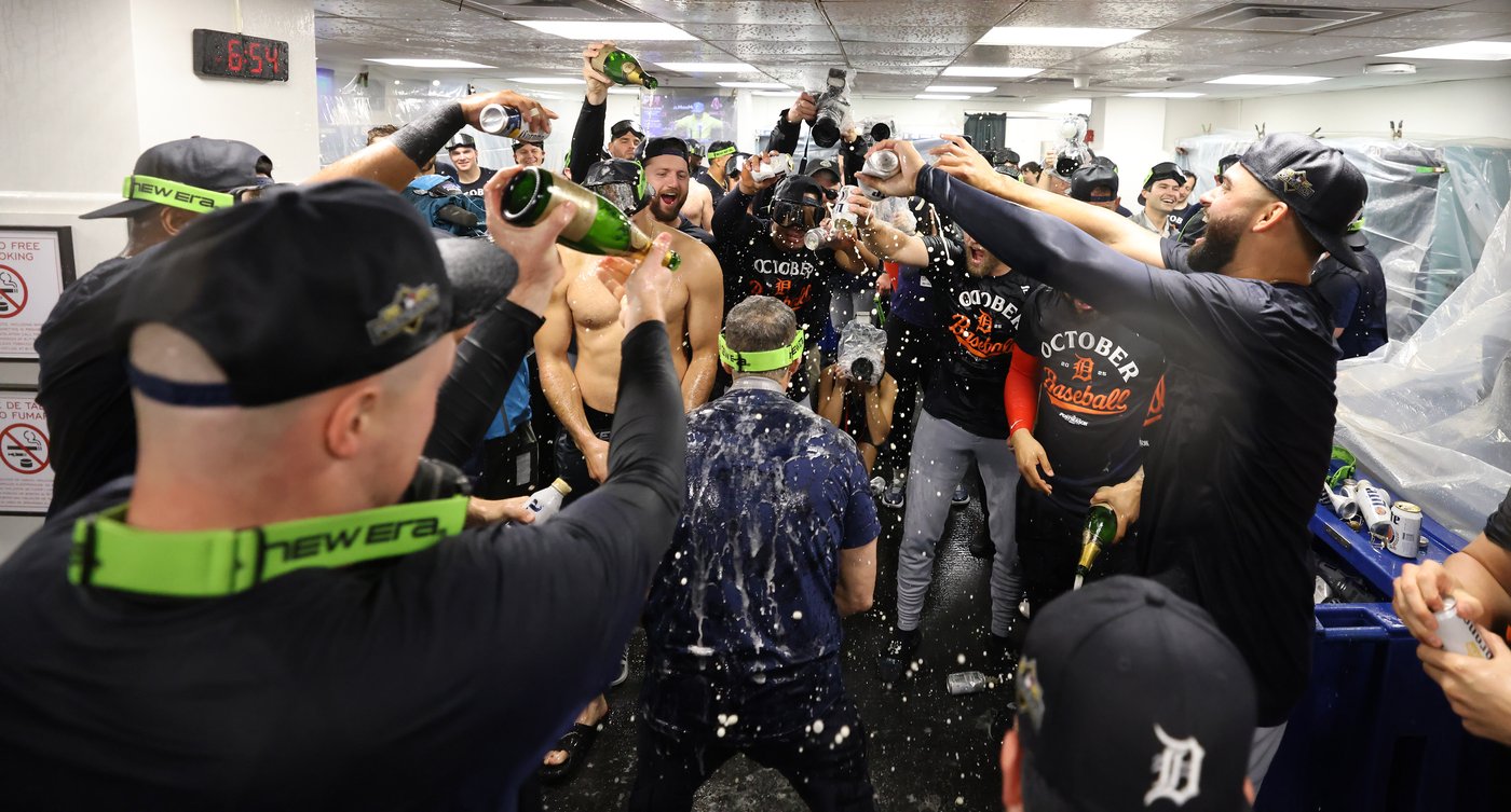 Tigers clinch playoff berth with 2-1 win over Red Sox in Game 161 and avert September collapse | iNFOnews.ca