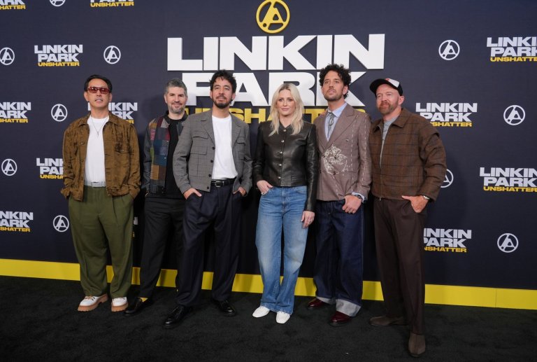 Linkin Park documentary 'Unshatter' tracks band's emotional return to recording, touring | iNFOnews.ca