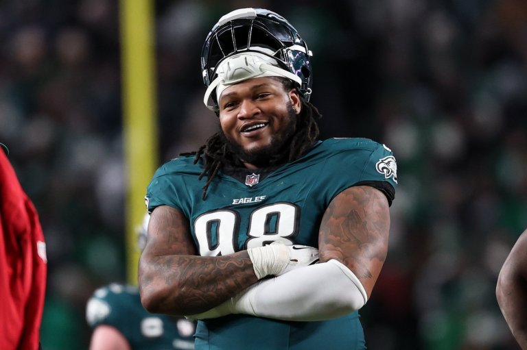 Eagles set to make Jalen Carter highest-paid defensive tackle in NFL, AP source says | iNFOnews.ca