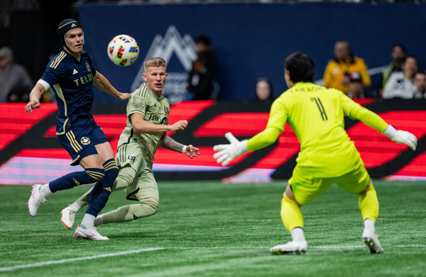 LAFC edges struggling Vancouver Whitecaps 2-1 with stoppage time goal | iNFOnews.ca