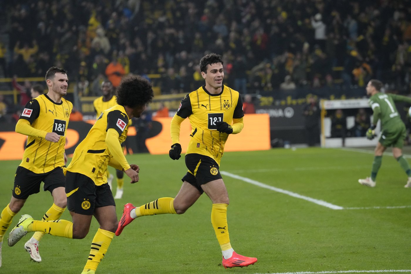 Gio Reyna scores for Borussia Dortmund on his 1st Bundesliga start of the season | iNFOnews.ca