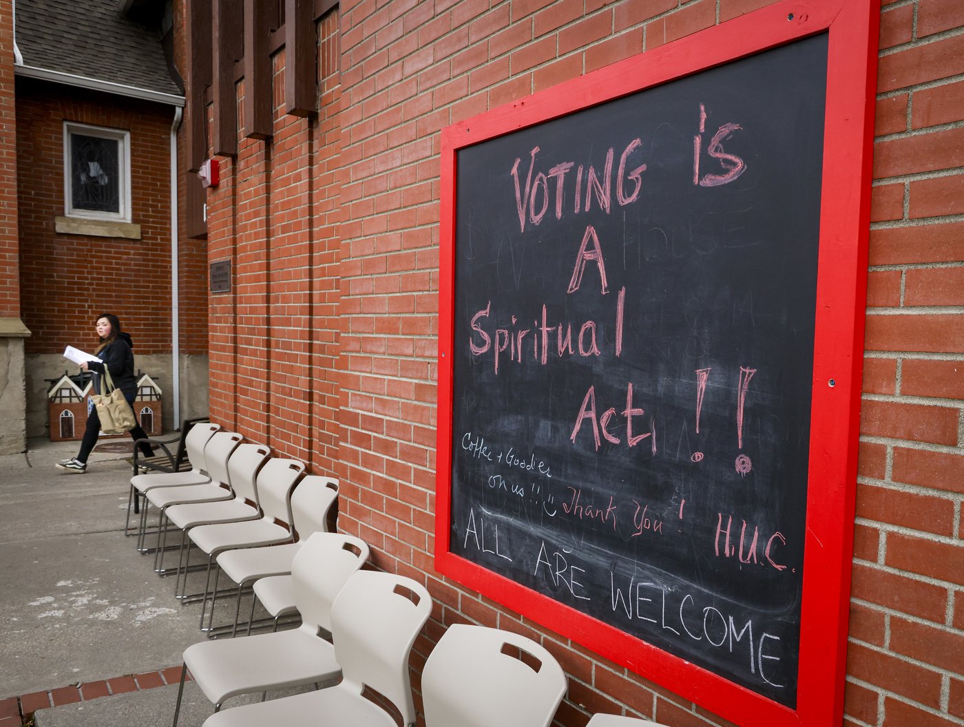 Most polls close in Alberta separation referendum; some still open due to late start | iNFOnews.ca Most polls close in Alberta separation referendum; some still open due to late start | iNFOnews.ca
