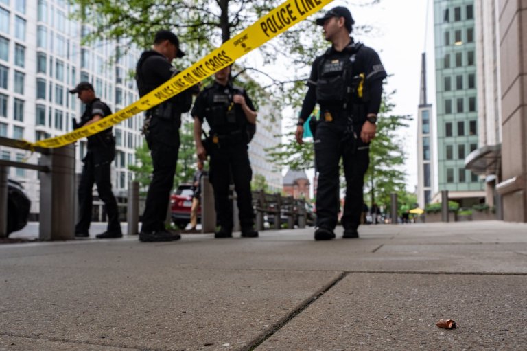 Bystander in serious condition after fatal shooting near White House checkpoint | iNFOnews.ca