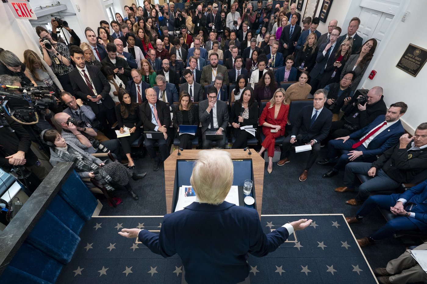 Trump blames diversity hiring as probe into deadly DC plane crash begins | iNFOnews.ca Trump blames diversity hiring as probe into deadly DC plane crash begins | iNFOnews.ca