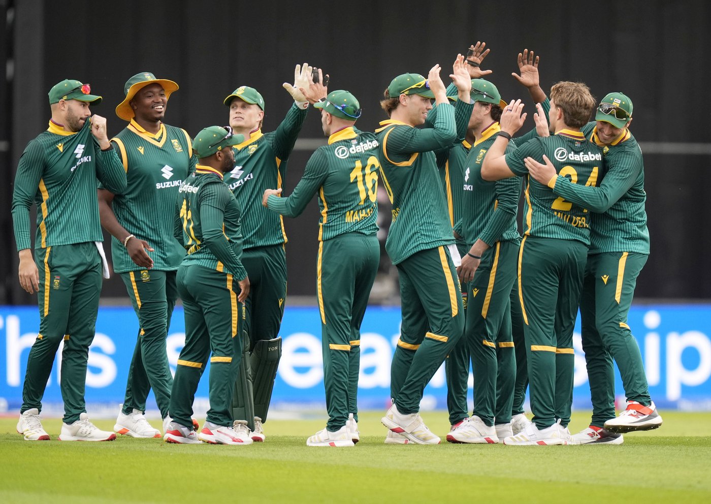 England wins toss, bowling first and drops Baker for 2nd ODI against South Africa | iNFOnews.ca England wins toss, bowling first and drops Baker for 2nd ODI against South Africa | iNFOnews.ca