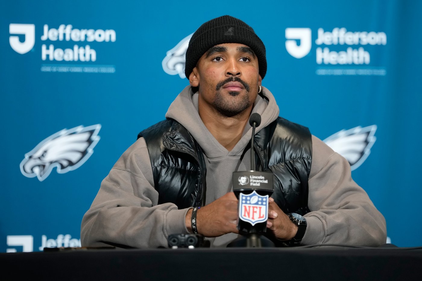 Saquon Barkley joins Eagles' long list of injured players as Philly rues poor 4th-down play vs. Rams | iNFOnews.ca