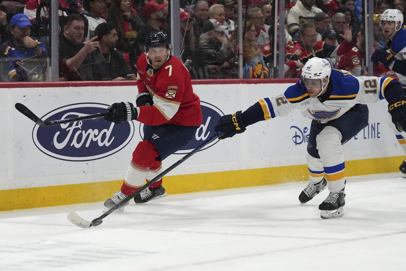 Barkov scores power-play goal late in OT, Panthers beat Blues 2-1 | iNFOnews.ca